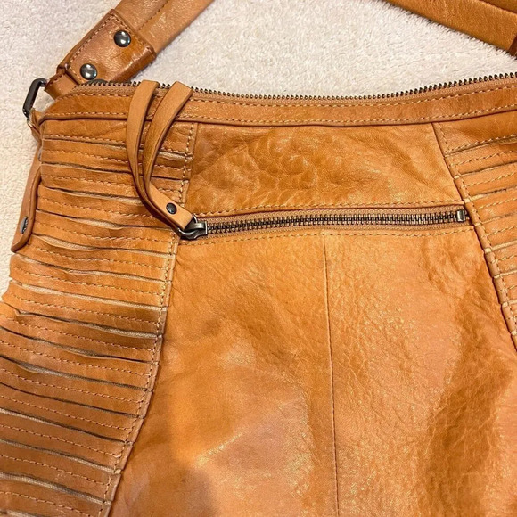 Perlina Womens Brown Leather Shoulder Handbag Zip Pockets Striped Side Design - Picture 2 of 14